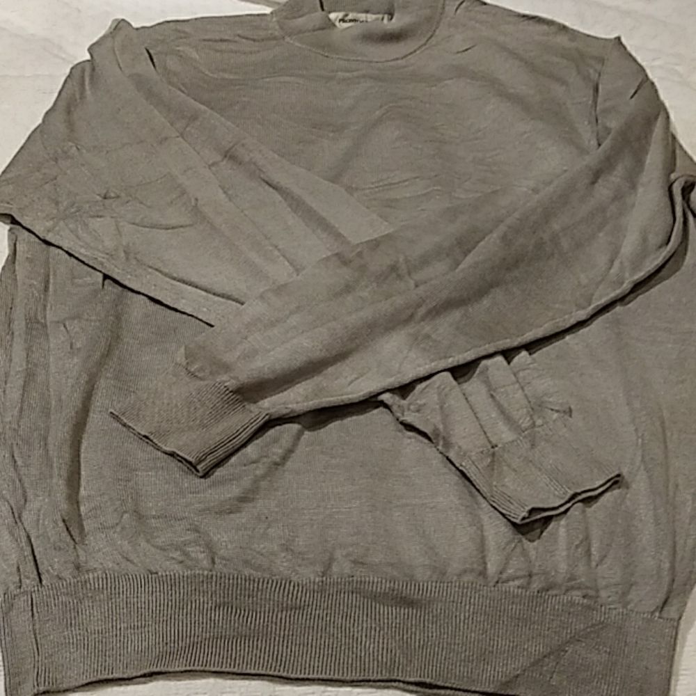 👕    - Picture 4 of 5